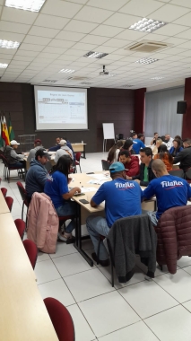 COLABORADORES PARTICIPAM DE TREINAMENTO DE MANUFATURA ENXUTA