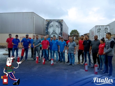 TREINAMENTO DA BRIGADA DE INC�NDIO NA FITAFLEX 